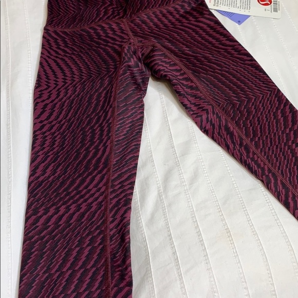 LULULEMON // wunder under hi-rise crop leggings - Picture 5 of 6